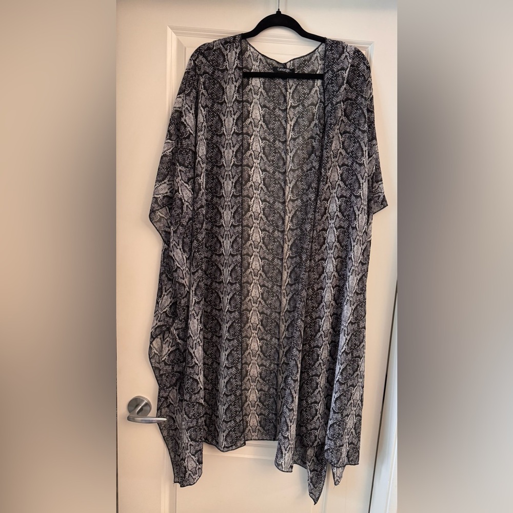 Black and Gray Snake Print Kimono Style Cardigan
